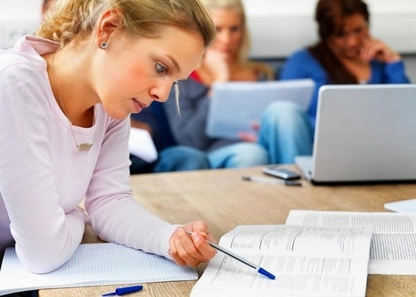 Giải pháp luyện nghe tiếng anh cho người đi làm bận rộn 1 tự học tiếng anh hiệu quả
