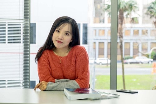 Vân sky hiện là du học sinh kiêm giáo viên dạy ngoại ngữ ở Abacus Institute of Studies và Cornell Institute of Business and Technology tại New Zealand.